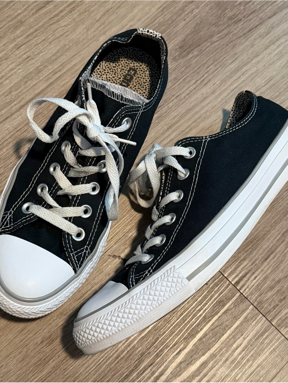 Women’s Classic Black Converse Low-Top Sneakers with double tongue